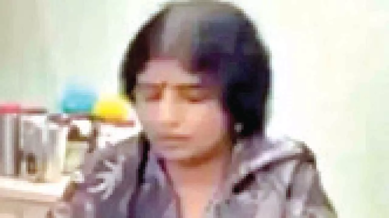 Ex DSP Nalini threatens live samadhi if dues not cleared by Navami Ex DSP Nalini threatens live samadhi if dues not cleared by Navami