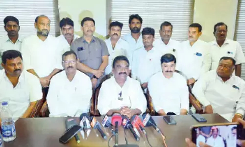 Samel looks down on BRS-Cong tie up in Mother Dairy polls