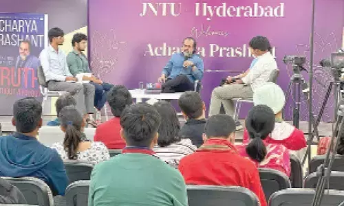 Philosopher Acharya Prashant inspires JNTU students with profound insights