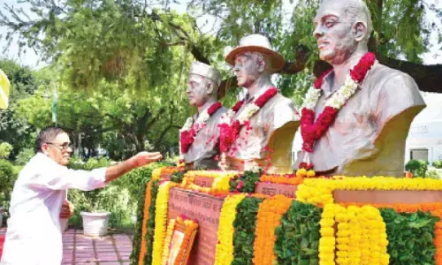 Assembly pays tribute to Vithalbhai, Bhagat Singh