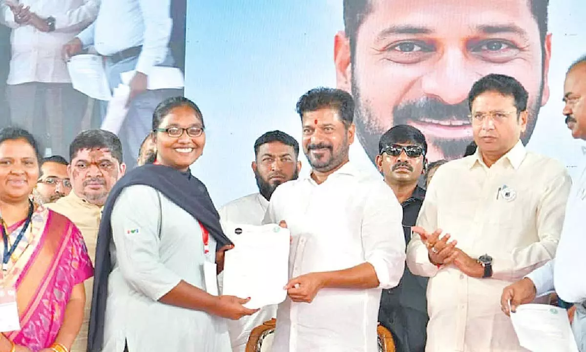 Revanth announces Rs 2,000 monthly stipend for ATC students Revanth announces Rs 2,000 monthly stipend for ATC students
