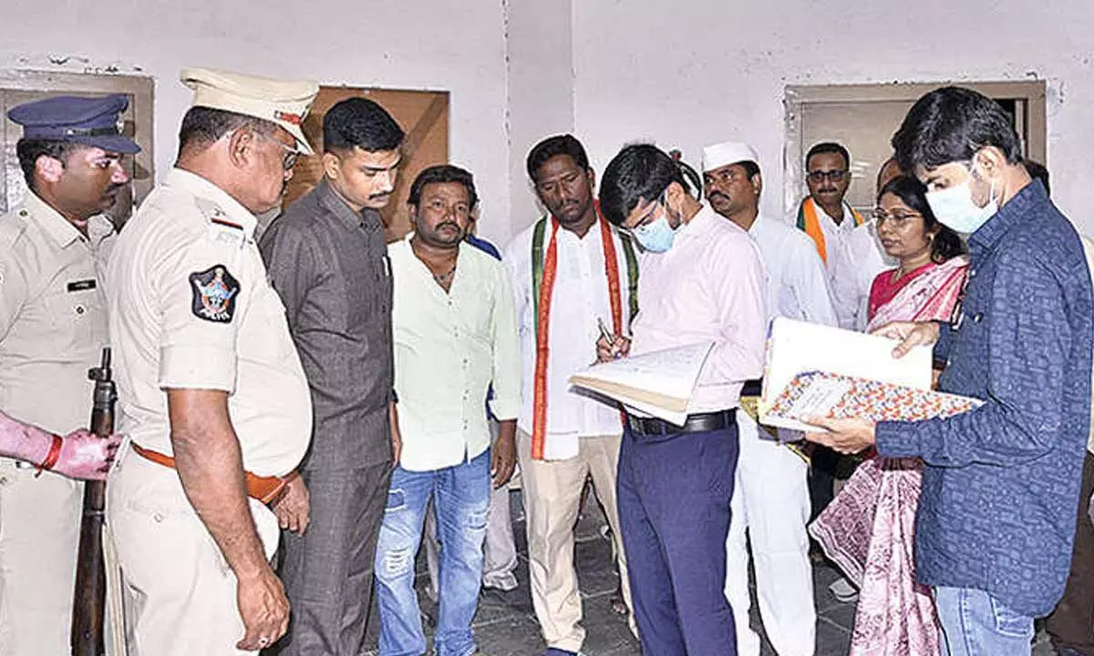 Collector inspects EVM godown in Anantapur Collector inspects EVM godown in Anantapur