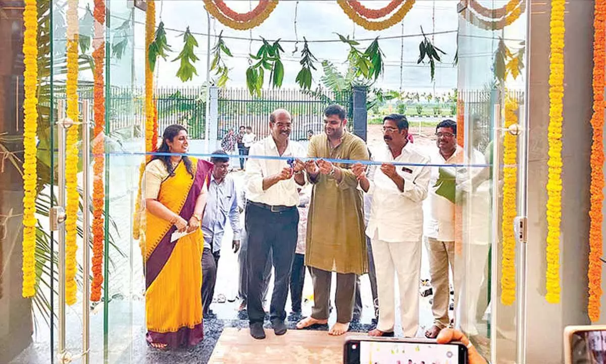 MG Brothers launches new KIAshowroom MG Brothers launches new KIAshowroom