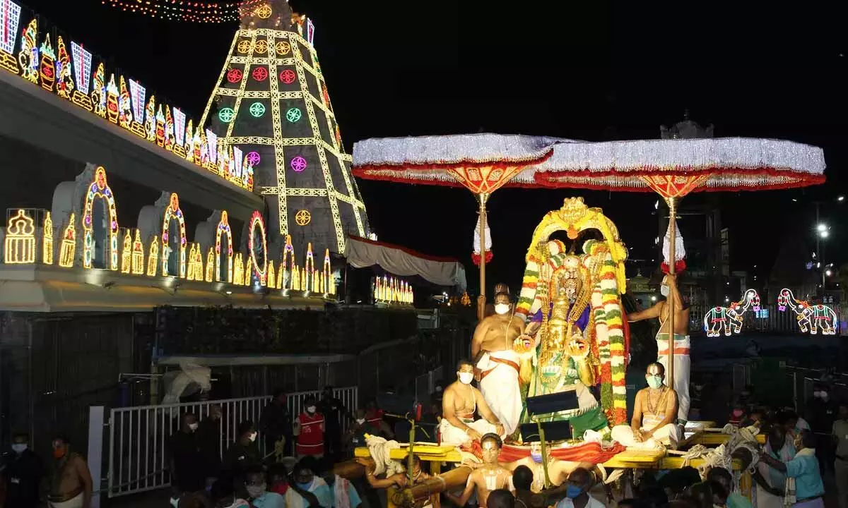 Devotees Flock to Tirumala for Garuda Seva Devotees Flock to Tirumala for Garuda Seva