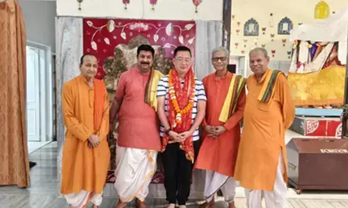 Singapore envoy offers prayers at Durga Bari Mandir in Delhi