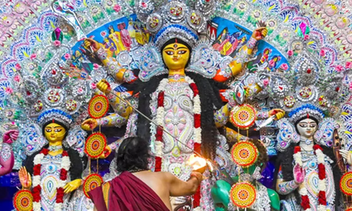 Police make special arrangements to protect Durga idols jewellery in Kolkata mandaps