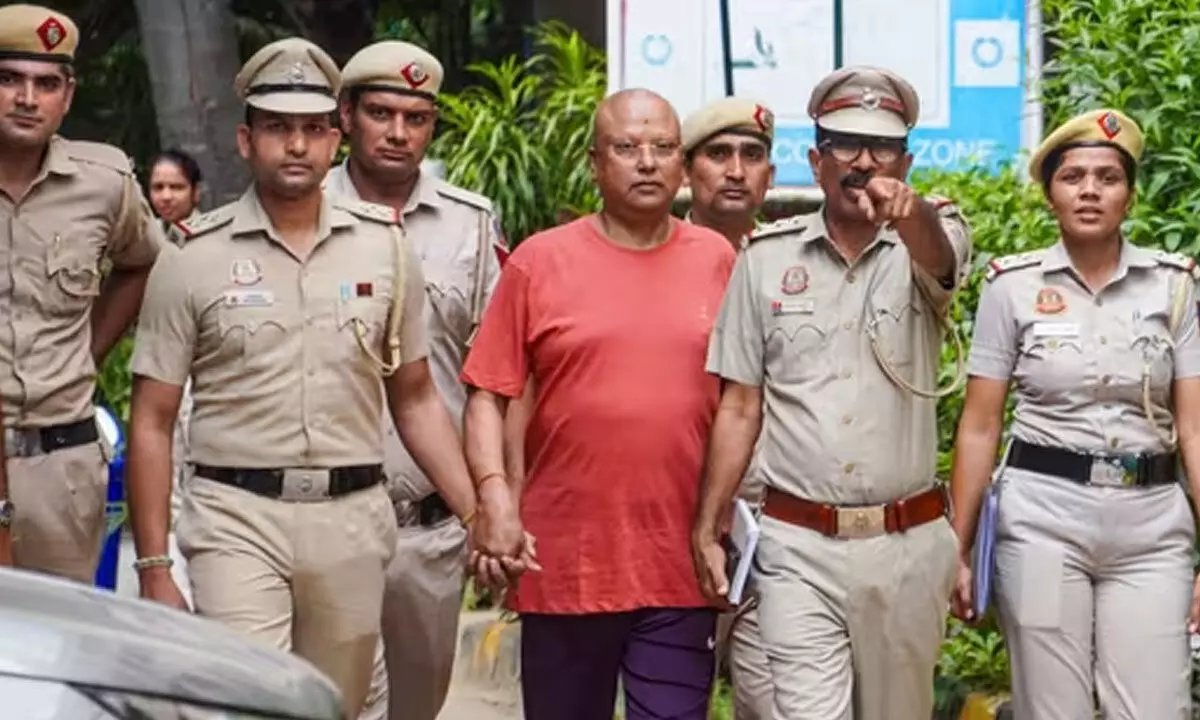 Police Find Obscene Chats And Photos Of Women On Arrested Godman Chaitanyanands Phone