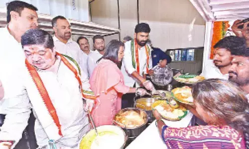 Food For Thought…New Indiramma canteens opened; offer breakfast and meals at Rs 5 each