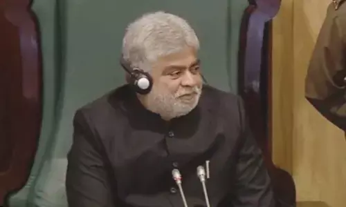 Turncoat MLAs deny joining Congress during hearing