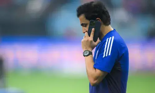 Asia Cup 2025 triumph: Gambhir, Kuldeep land in Ahmedabad, accorded hero’s welcome