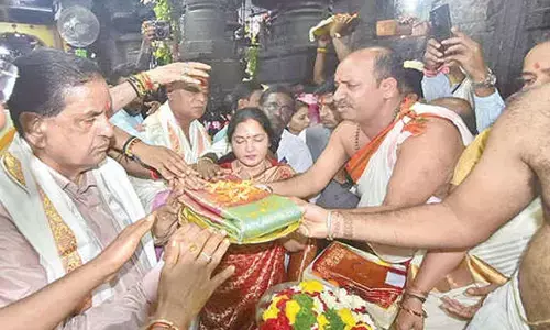 TTD chairman presents silks to Kolhapur deity