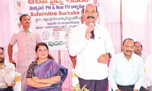 Sanitation workers’ services are invaluable: Farooq