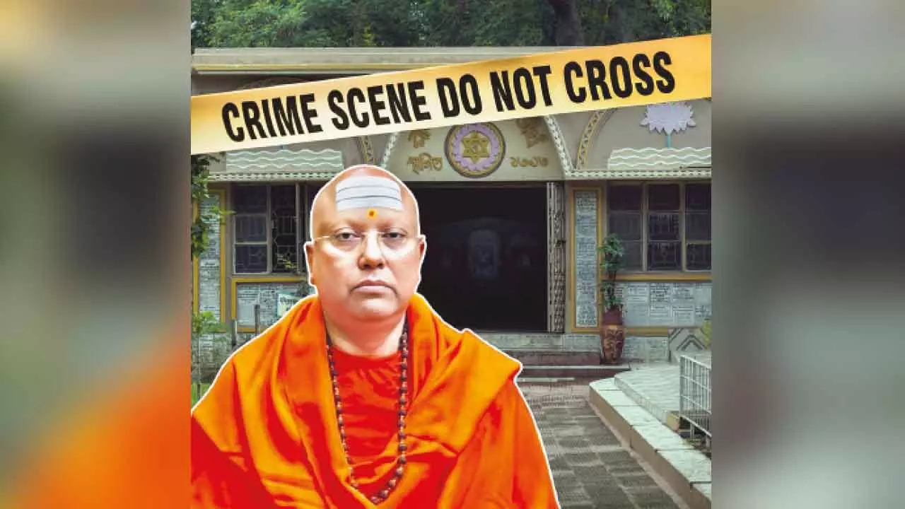 Chaitanyanand Saraswati confronted with female aides Chaitanyanand Saraswati confronted with female aides