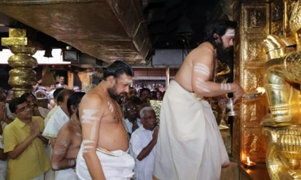 LoP Satheesan raises questions on Sabarimala gold plating; former CPI-M TDB president also joins