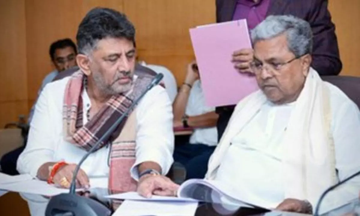 Infighting in Ktaka Cong escalates as ex-MP claims Shivakumar to replace Siddaramaiah by Nov Infighting in Ktaka Cong escalates as ex-MP claims Shivakumar to replace Siddaramaiah by Nov