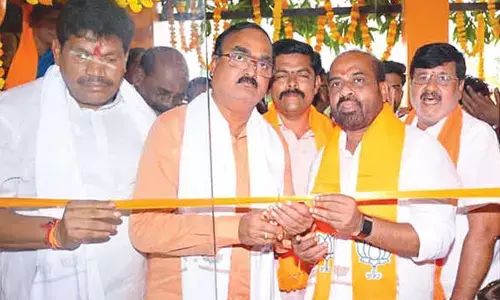 Min Yadav launches free health camp for municipal workers