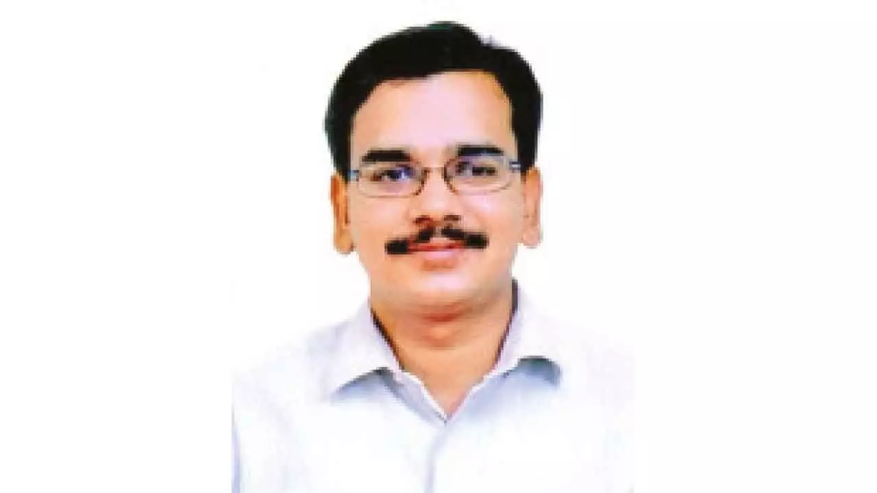 Suresh Kumar takes charge as PIB Director Suresh Kumar takes charge as PIB Director