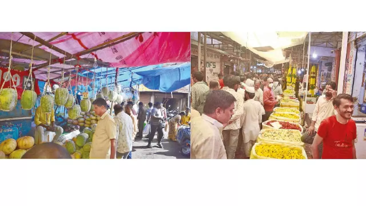 City reverberates with devotion on Dasara eve City reverberates with devotion on Dasara eve