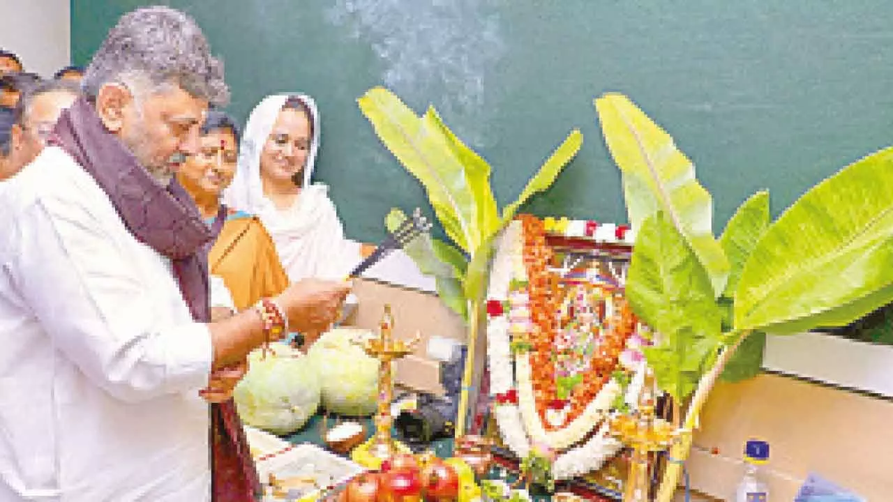 Shivakumar dismisses concerns over pothole repairs Shivakumar dismisses concerns over pothole repairs