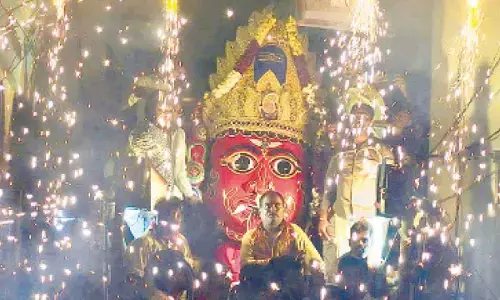 Thousands witness Kalaralu procession