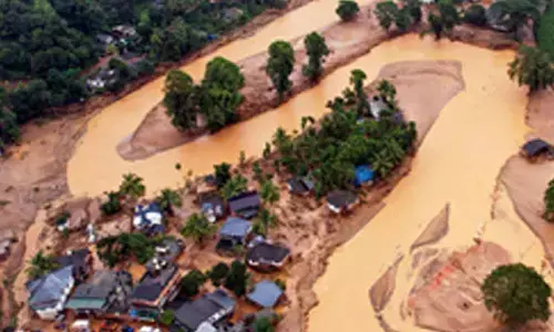 Left, Cong slam Centre for pittance given for Wayanad landslide disaster