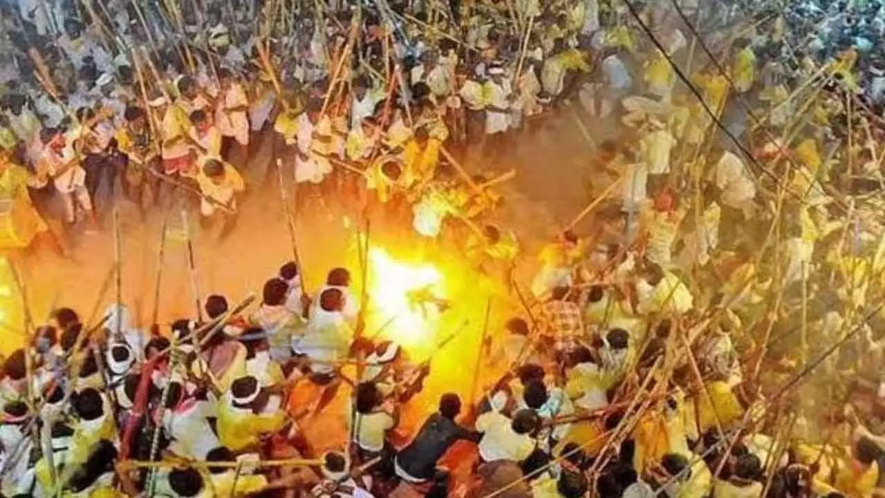 Banni Festival Clash in Devaragattu Leaves Two Dead and Over 100 Injured Banni Festival Clash in Devaragattu Leaves Two Dead and Over 100 Injured