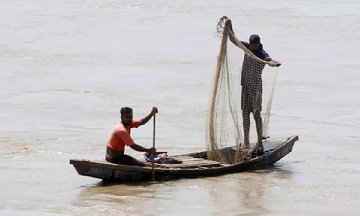 Heavy rain forecast for 14 TN districts, fishermen advised to stay ashore