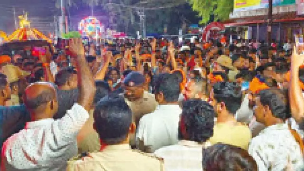 Procession halted after police-locals clash Procession halted after police-locals clash