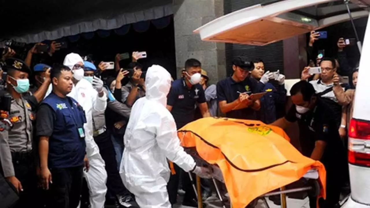 Death toll from Indonesia school building collapse rises to 14 Death toll from Indonesia school building collapse rises to 14