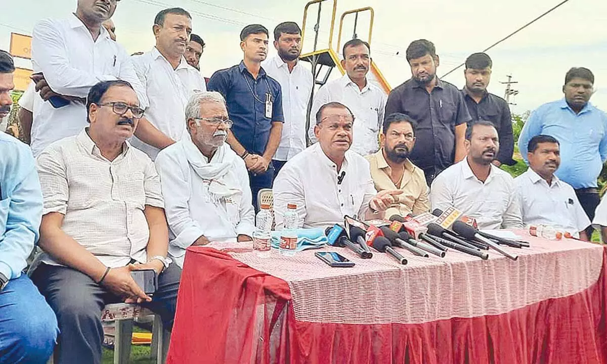 Tenders for RRR north within two months: Komatireddy