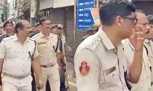 Six held for clash during idol immersion