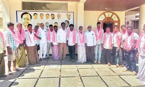 Congress leaders & activists join BRS in Gadwal