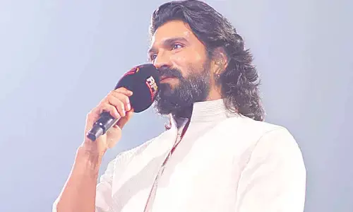 Ram Charan wins hearts in Delhi with Hindi speech at Ravan Dahan