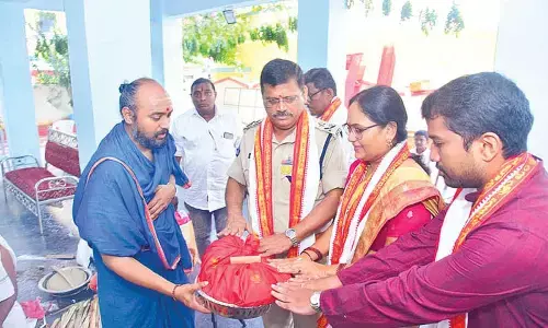 16L devotees had darshan of Goddess Durga on Indrakeeladri: CP