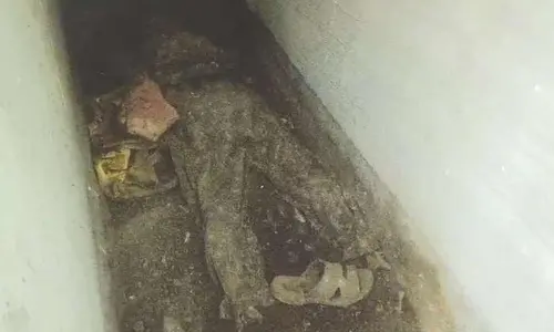 Human skeleton found in under-construction building