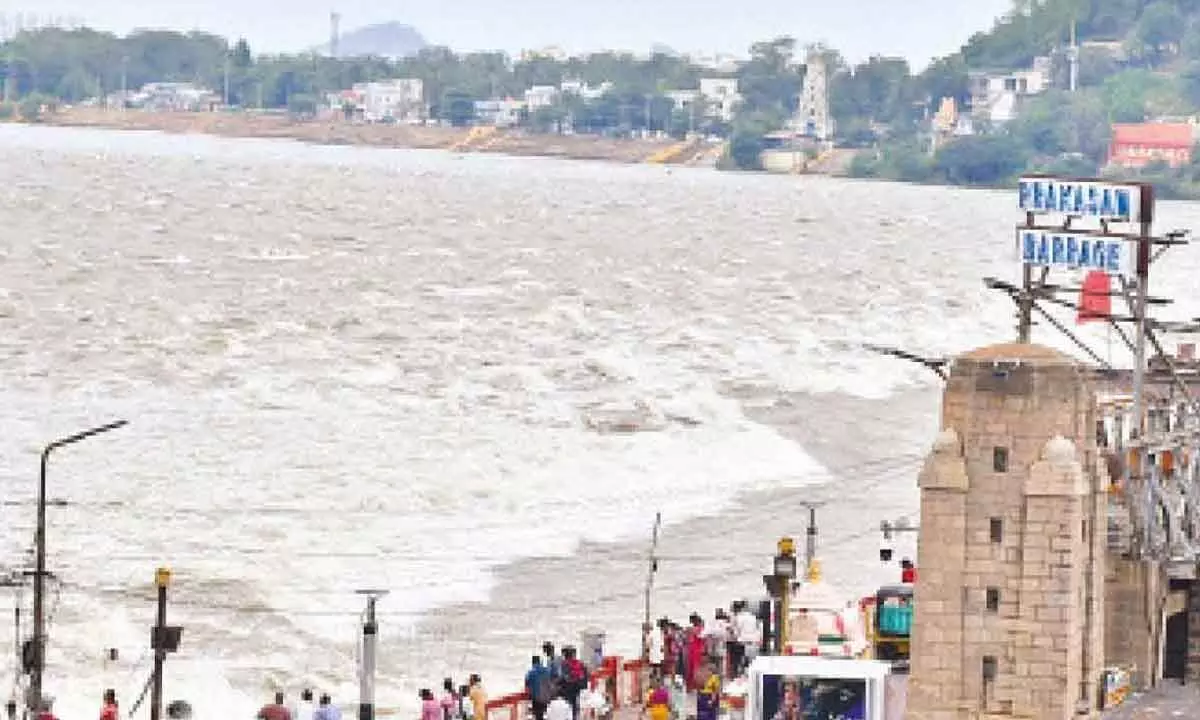 Flood inflows at Prakasam Barrage recede