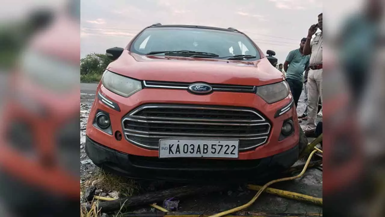 Vehicle carrying beef seized in Bhopal; police launch manhunt for accused Vehicle carrying beef seized in Bhopal; police launch manhunt for accused