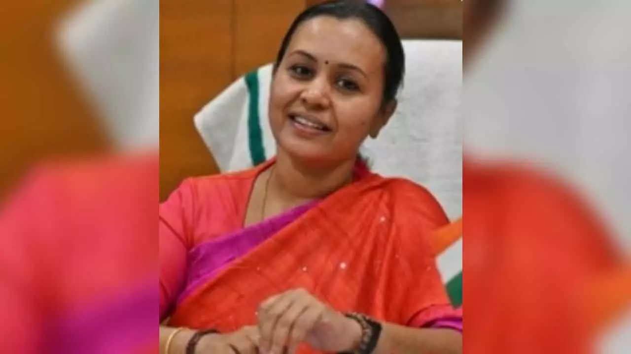 SC dismisses Cong legislators plea for Vigilance probe in CMRL, Kerala CM daughters IT firm SC dismisses Cong legislators plea for Vigilance probe in CMRL, Kerala CM daughters IT firm