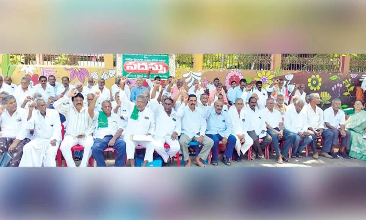 Farmers demand Rs 10,000 MSP for Bengal gram