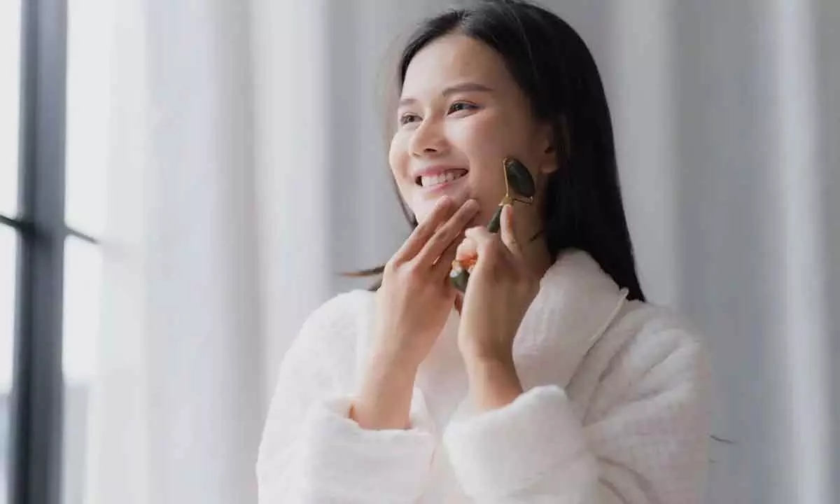 Innovative Tools That Instantly Lift and Sculpt Your Skin at Home