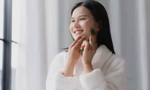 Innovative Tools That Instantly Lift and Sculpt Your Skin at Home