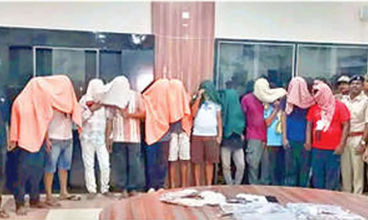 Gang involved in drug, arms smuggling busted Gang involved in drug, arms smuggling busted