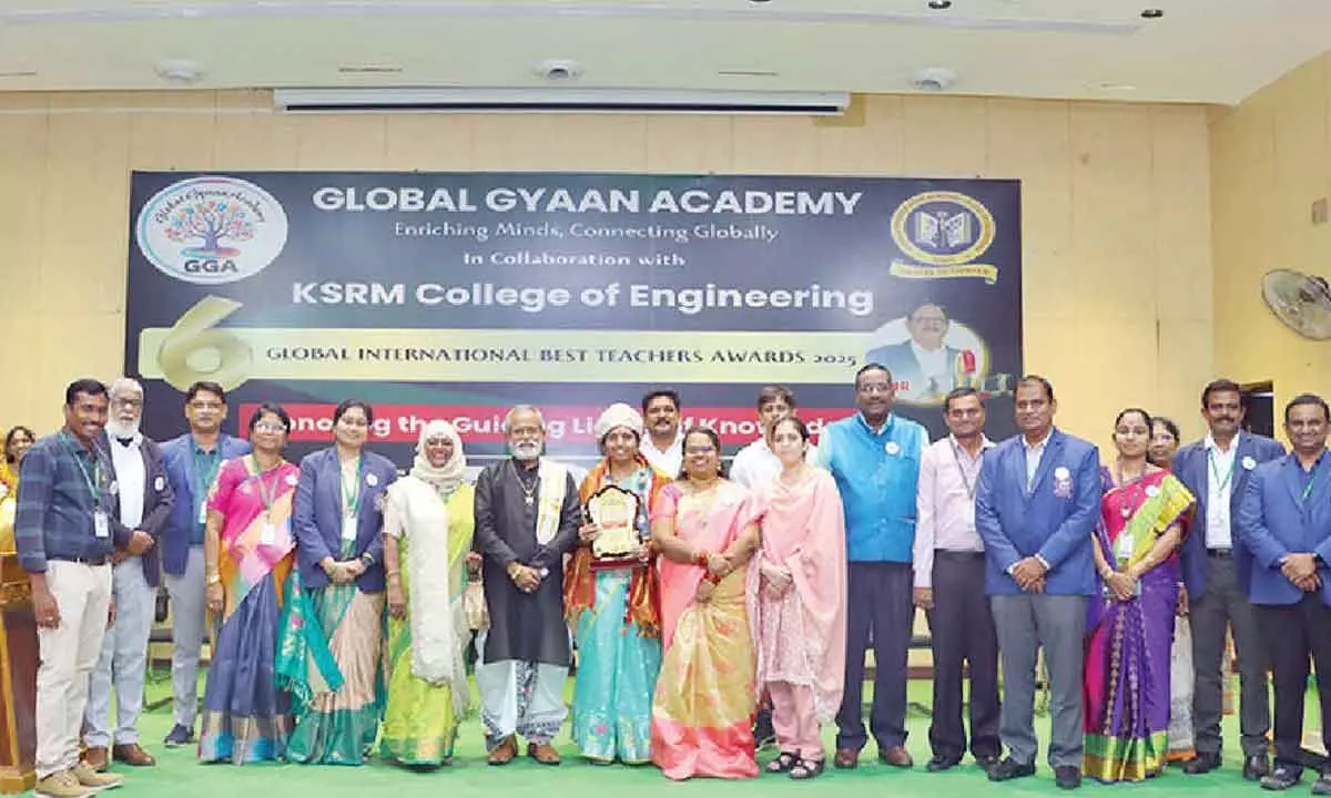 Sixth int’l teachers awards function held Sixth int’l teachers awards function held