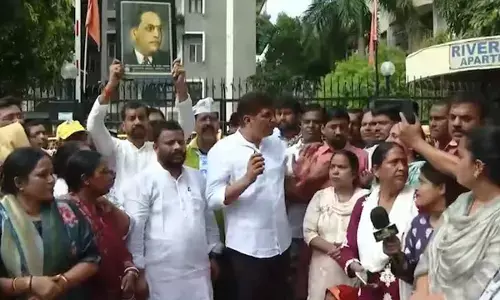 AAP protests against attack on CJI Gavai