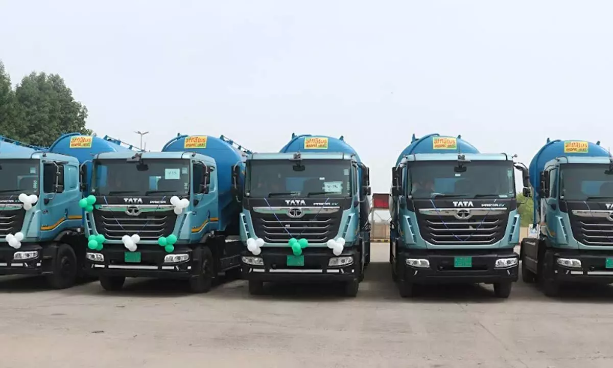 Tata Motors Commercial Vehicles advances zero-emission trucking, delivers state-of-the-art Prima E.55S electric prime movers to Enviiiro Wheels Mobility Tata Motors Commercial Vehicles advances zero-emission trucking, delivers state-of-the-art Prima E.55S electric prime movers to Enviiiro Wheels Mobility