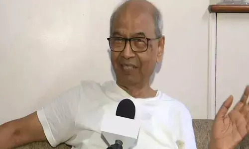 Case filed against senior lawyer Rakesh Kishore for attacking CJI Gavai in Supreme Court