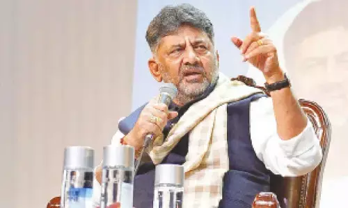 Throwing a shoe at CJI wrong:  Shivakumar