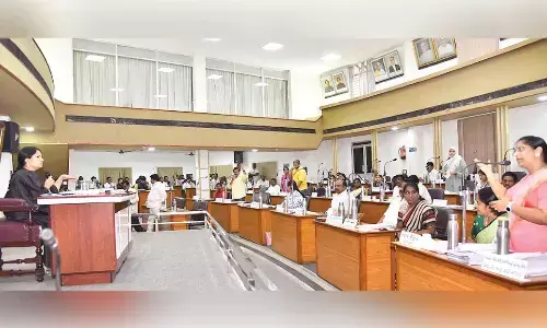 YSRCP, TDP corporators clash over pension issue