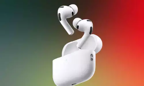 iOS 26 Introduces ‘Keep Audio with Headphones’ to Stop AirPods from Switching to Car Speakers