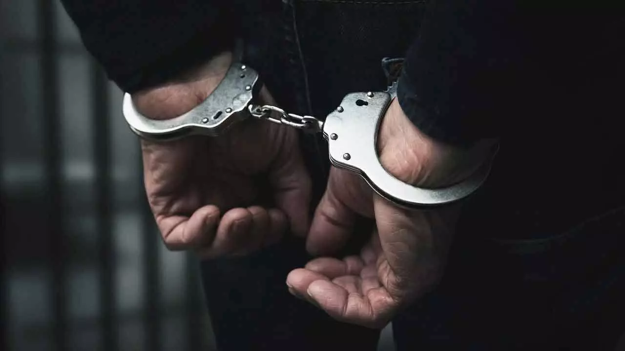 Duo held for duping people on pretext of providing jobs